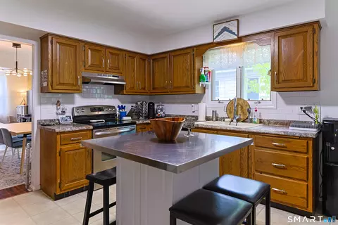 Kitchen - 17 May St, West Haven, CT 06516 photo 4 of 6