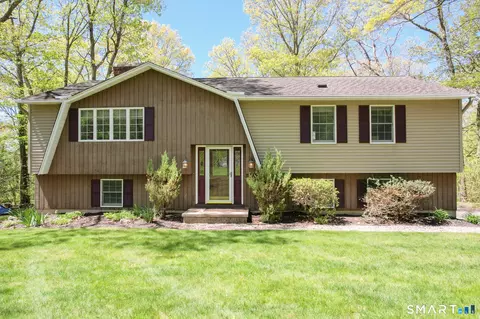 94 Bayberry Dr, Thomaston, CT 06787