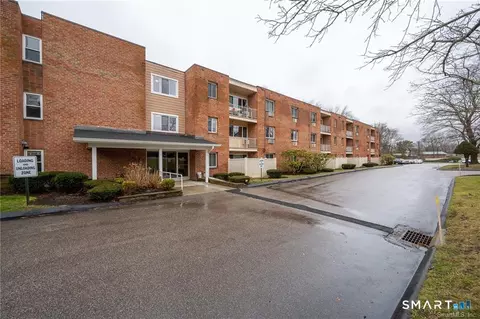65 Westridge Rd #D8, New London, CT 06320