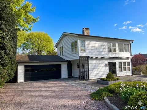 28 Orchard St, Stonington, CT 06378