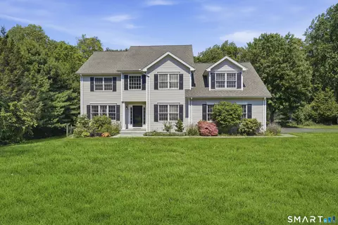 826 Rail Fence Rd, Orange, CT 06477