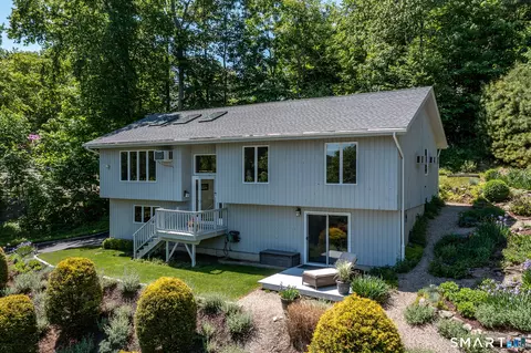 19 Hilldale Rd, New Fairfield, CT 06812