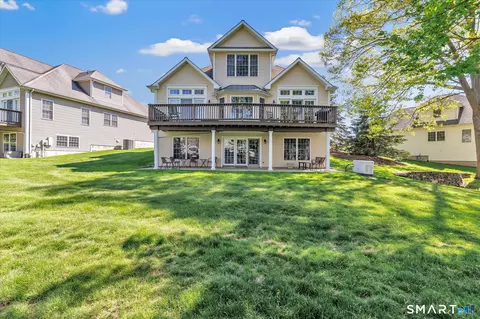 69 Jasmine Cir #69, Milford, CT 06461