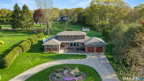 24 Colonial Dr, Waterford, CT 06385