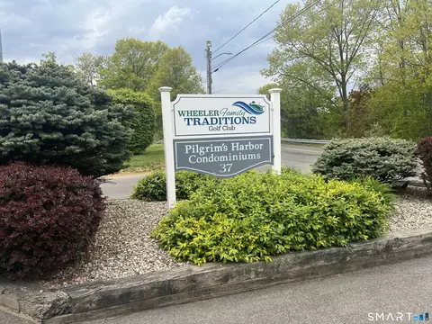 9 Pilgrims Harbor Rd # B, Wallingford, CT 06492