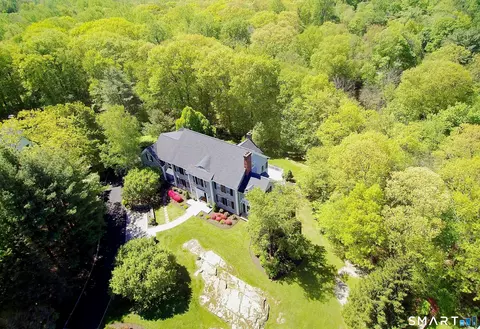 30 Whipstick Rd, Ridgefield, CT 06877