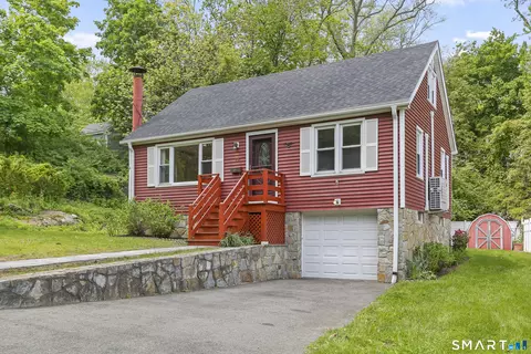 18 Dawn St, Fairfield, CT 06824