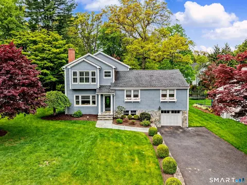 73 Oxbow Rd, Fairfield, CT 06824