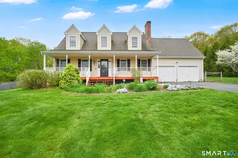 5 Tuckers Run, Ledyard, CT 06339