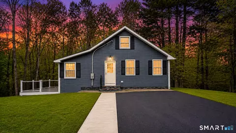 15 Towner Ln, Oxford, CT 06478