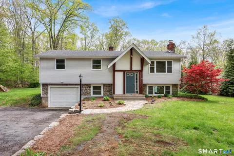 30 Lucerne Dr, Willington, CT 06279