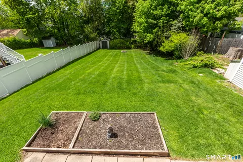 Exterior - 597 Wolcott Hill Rd, Wethersfield, CT 06109 photo 5 of 7