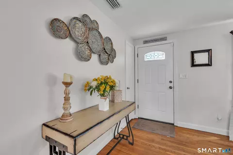 Entry Way - 597 Wolcott Hill Rd, Wethersfield, CT 06109 photo 1 of 2