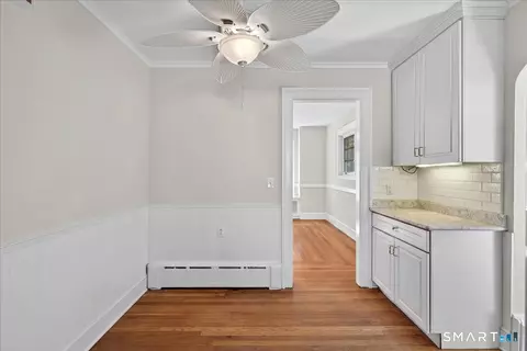 Entry Way - 34 Norris St, Hamden, CT 06517 photo 1 of 2