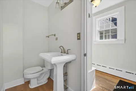 Bath - 34 Norris St, Hamden, CT 06517 photo 1 of 3