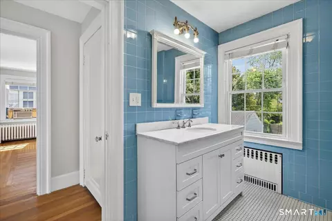 Bath - 34 Norris St, Hamden, CT 06517 photo 3 of 3