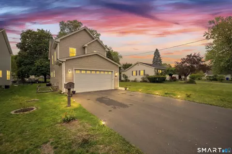 15 Third St, Windsor Locks, CT 06096