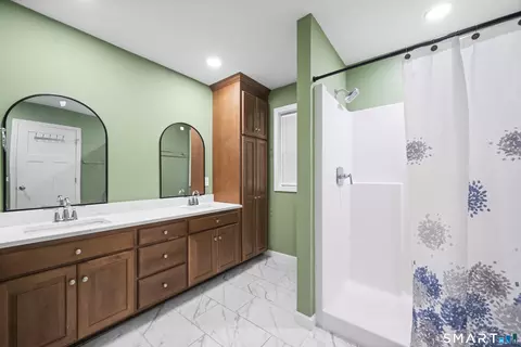 Bath - 15 Third St, Windsor Locks, CT 06096 photo 1 of 5