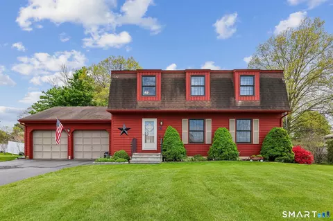 3 E Wharf Rd, Waterford, CT 06385