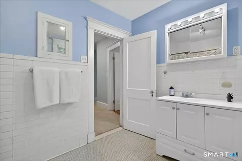 Bath - 54 Thornton St, Hamden, CT 06517 photo 3 of 3