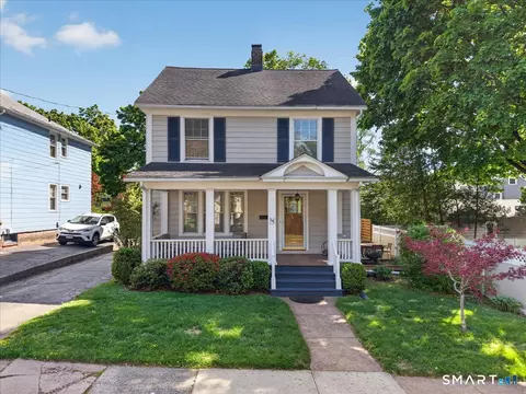 54 Thornton St, Hamden, CT 06517