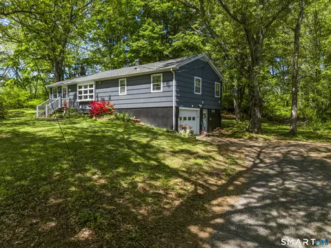 121 River Rd, Preston, CT 06365