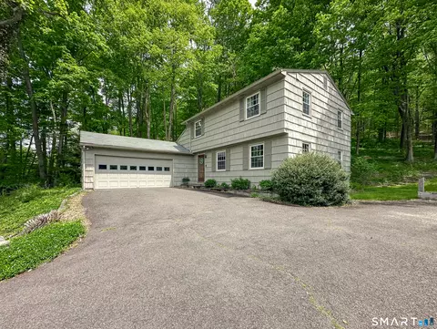 38 Mountain Rd, Woodbury, CT 06798