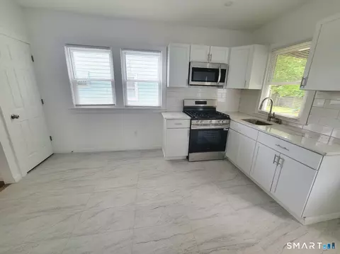 Kitchen - 82 Helen St, Hamden, CT 06514 photo 1 of 3