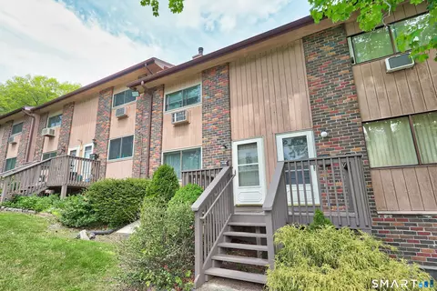 228 Oakville Ave #D, Waterbury, CT 06708