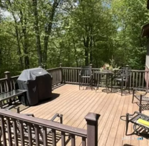 Exterior - 72 Pinnacle Rd, Ellington, CT 06029 photo 4 of 7