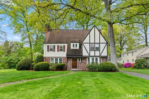 49 Arlington Rd, West Hartford, CT 06107