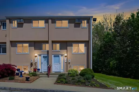 592 Shennecossett Rd #D86, Groton, CT 06340