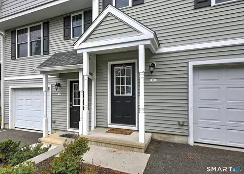 10 Barnum Ct #10, Bethel, CT 06801