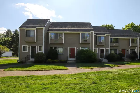 6 Sterling Vlg #6, Meriden, CT 06450