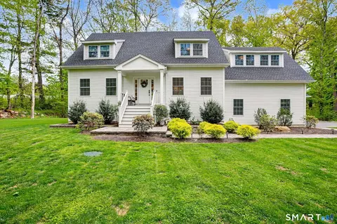 153 North St, Trumbull, CT 06611