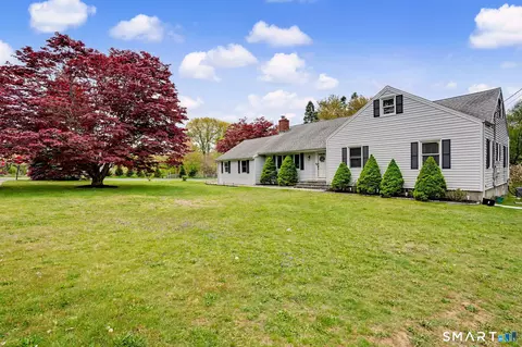 45 Lynwood Dr, Trumbull, CT 06611