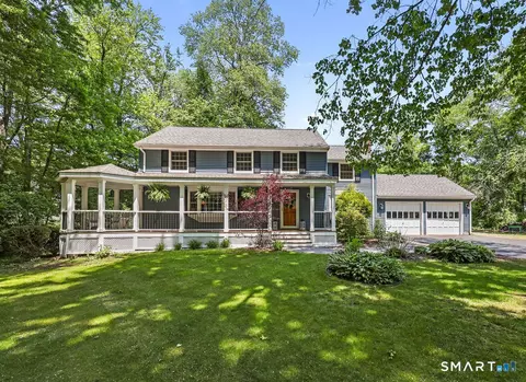 8 Ann Mar Ln, Simsbury, CT 06070