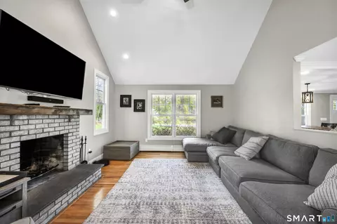 Living - 45 Milano Pond Dr, Madison, CT 06443 photo 3 of 4