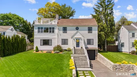 82 Lee Dr, Fairfield, CT 06824