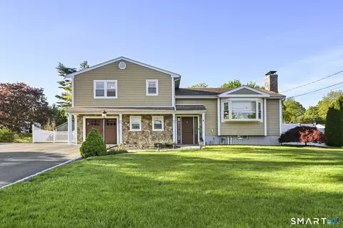 4 Dairy Farm Rd, Norwalk, CT 06851