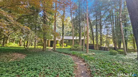 40 Oleson Dr, Southbury, CT 06488