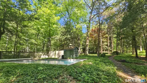 40 Oleson Dr, Southbury, CT 06488