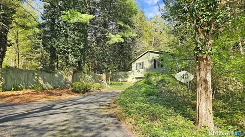 40 Oleson Dr, Southbury, CT 06488