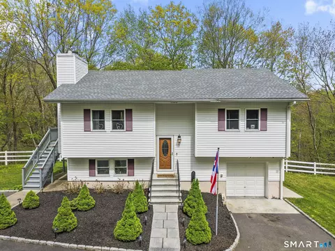1118 Spindle Hill Rd, Wolcott, CT 06716