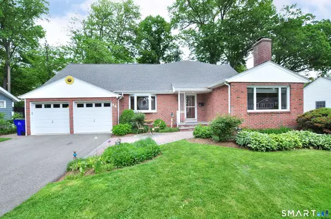 44 Miamis Rd, West Hartford, CT 06117