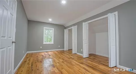 Entry Way - 1460 Mount Carmel Ave, Hamden, CT 06518 photo 7 of 7