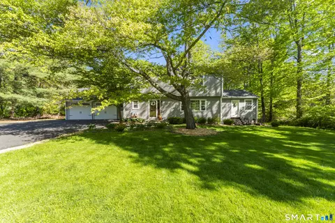 23 Hall Ln, Newtown, CT 06470