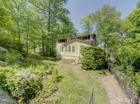 18 Brook Trl, East Hampton, CT 06424