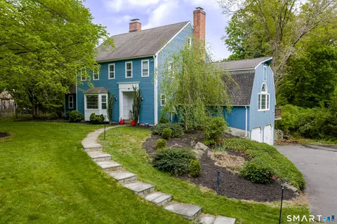 40 Echo Valley Rd, Newtown, CT 06470