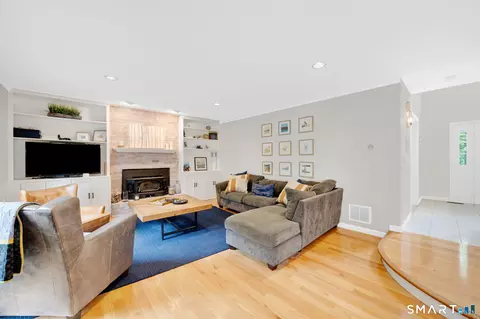 Living - 11 Benjamin Rd, Ellington, CT 06029 photo 4 of 5